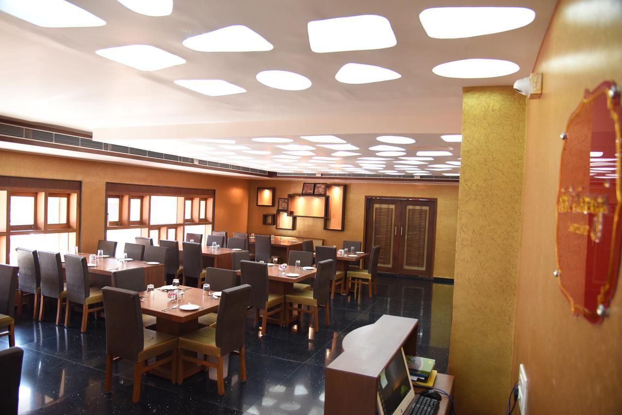 Viz Park Hotel Ананд Экстерьер фото