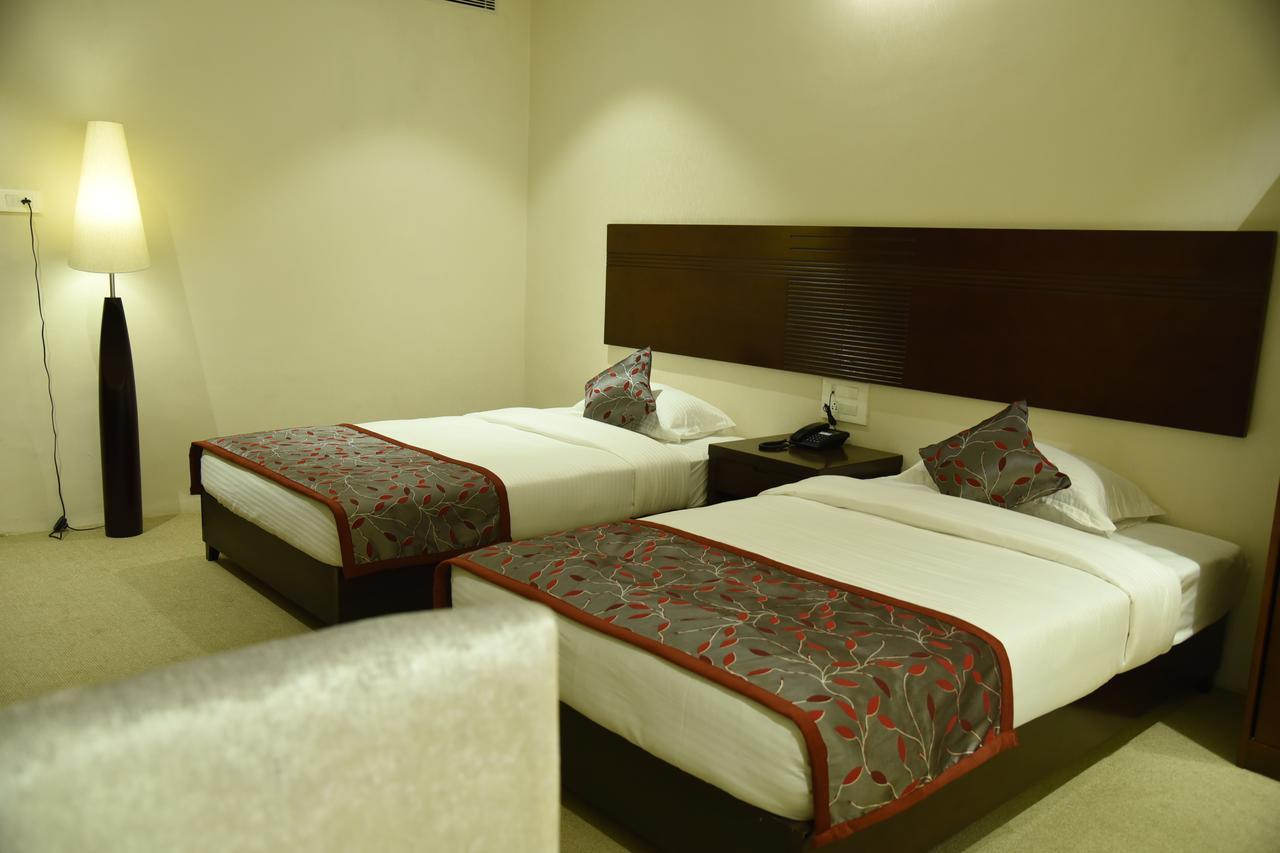 Viz Park Hotel Ананд Экстерьер фото