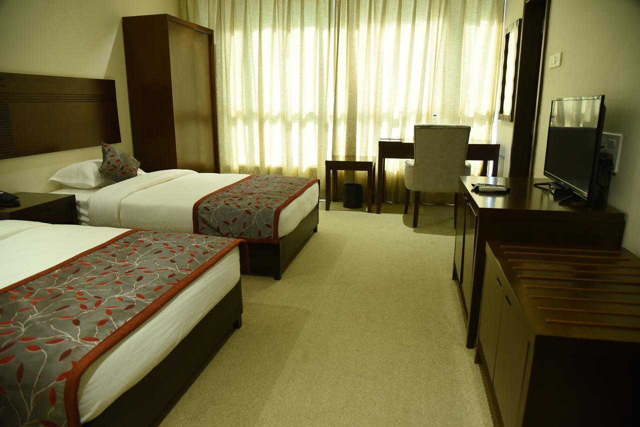 Viz Park Hotel Ананд Экстерьер фото