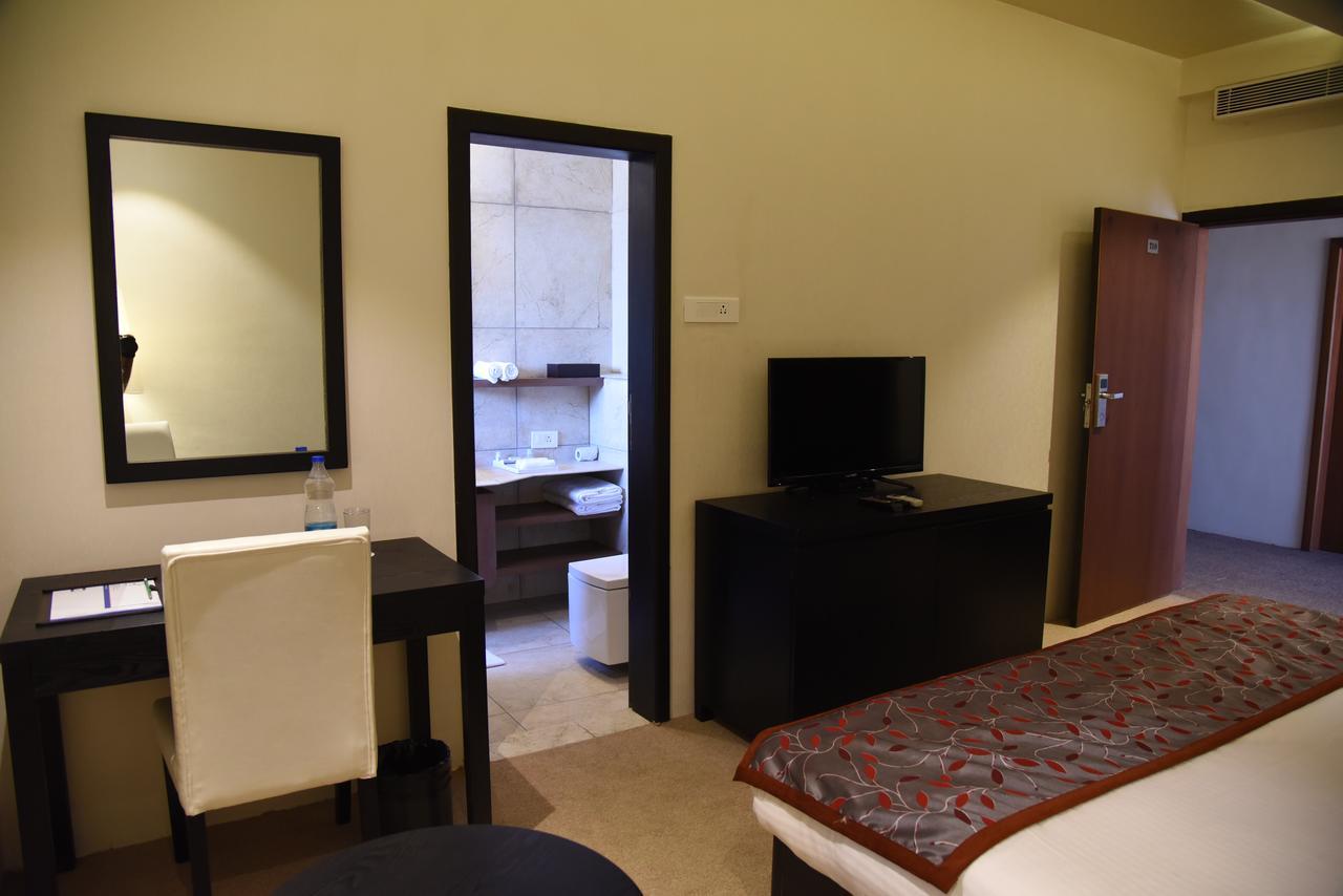 Viz Park Hotel Ананд Экстерьер фото